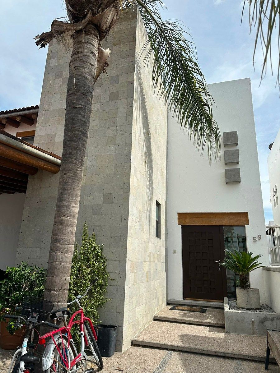 House in Gated Community in Privada Bellavista, Corregidora, photo 2 of 42