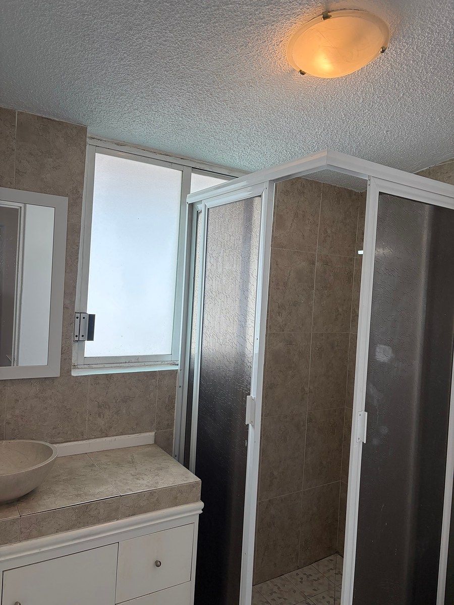 Baño completo unico planta alta, foto 16 de 20