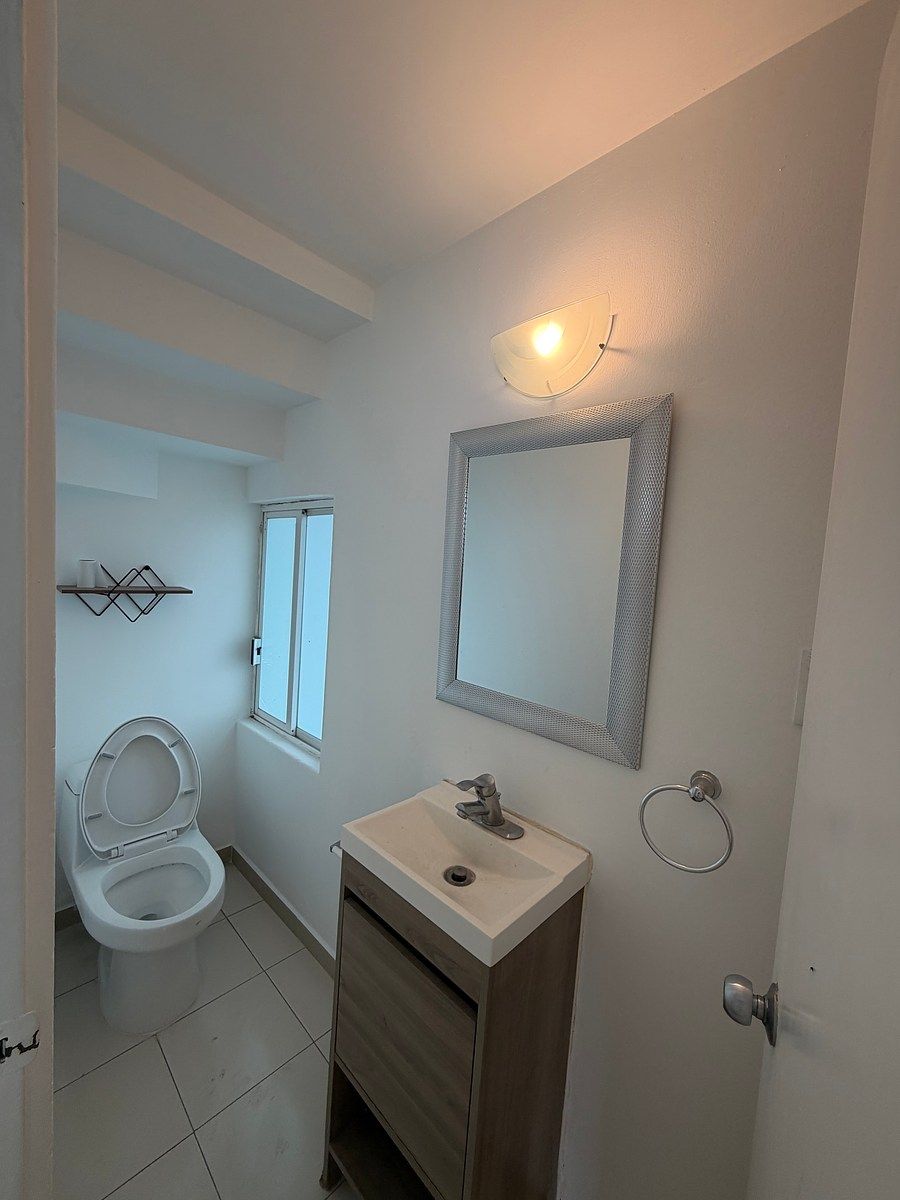 Baño de visitas, foto 7 de 20