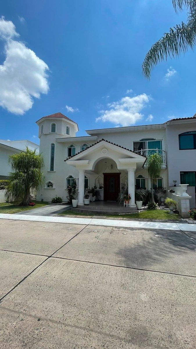 Casa Amueblada en Renta · Jardín Real · Zapopan, Jalisco, foto 1 de 32