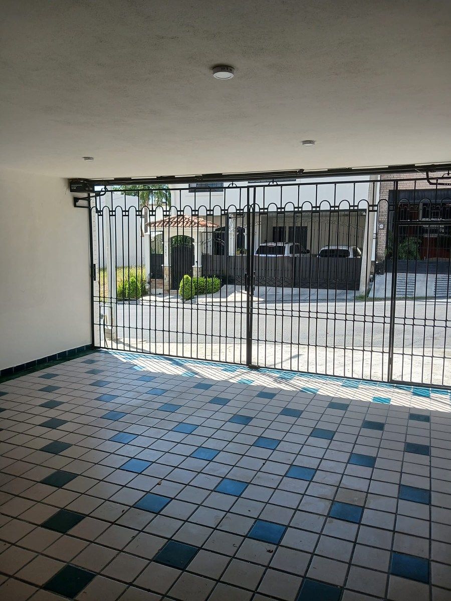 House in Del Paseo Residencial, Monterrey, photo 3 of 44