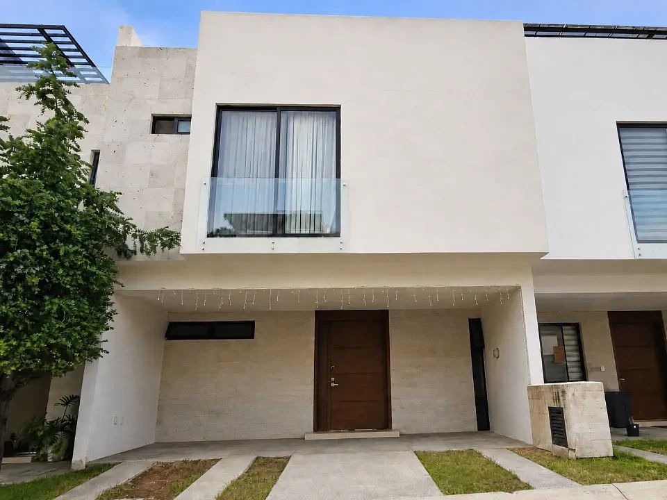 Casa en venta en Avenida E, Capital Norte, Zapopan, foto 1 de 27