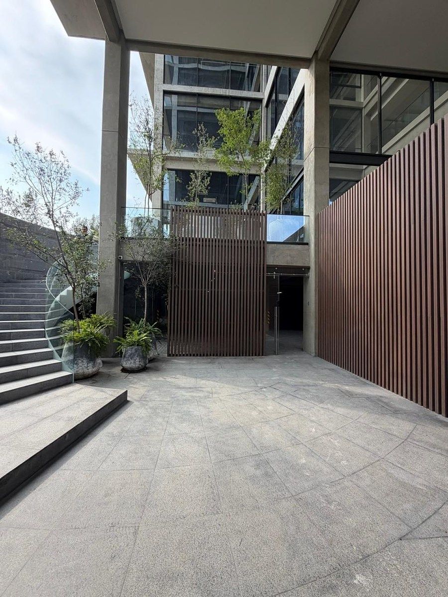 Retail Space in Bosques del Refugio, León, photo 3 of 3