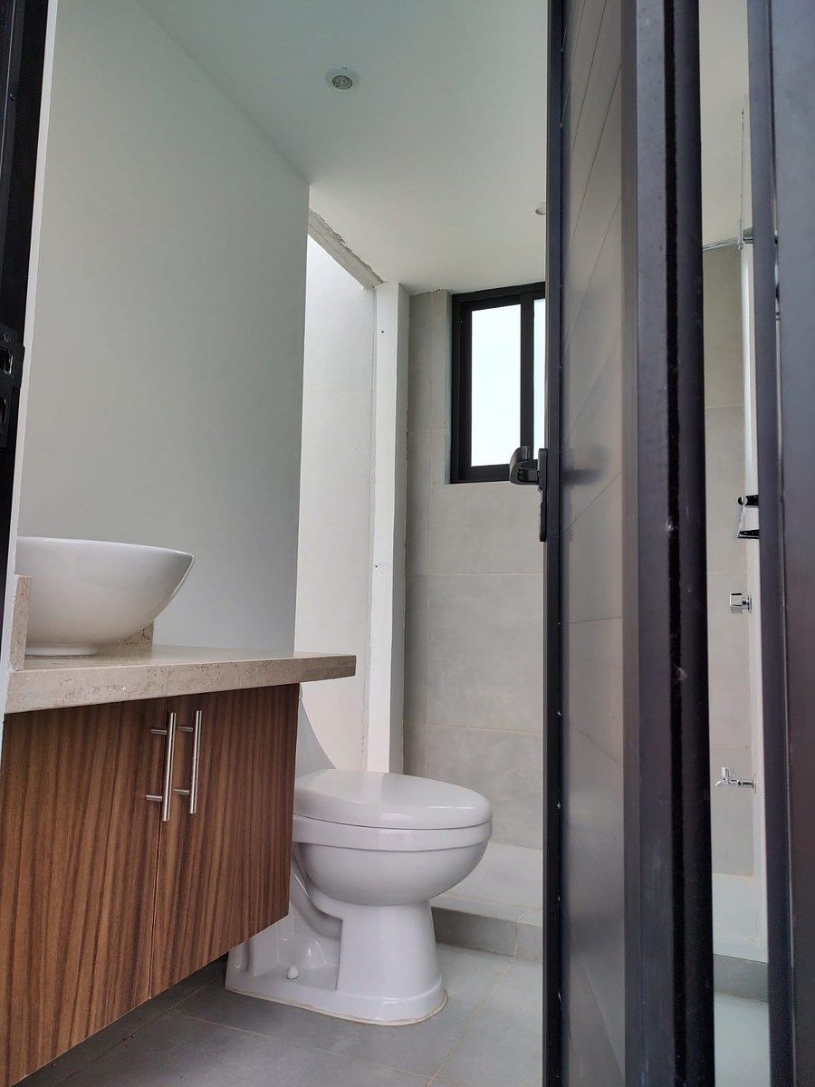 Baño área común, foto 6 de 17