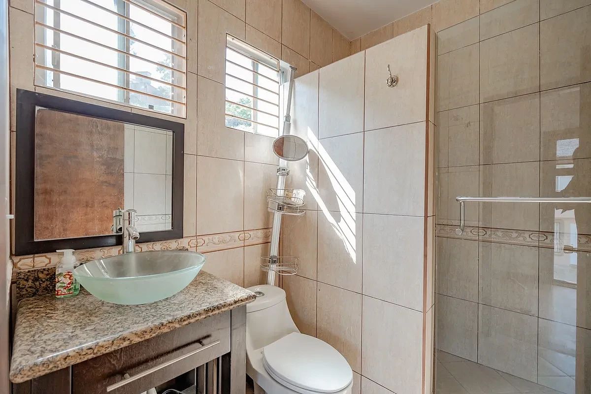 Casa em Colinas del Rey, Tijuana, foto 4 de 18