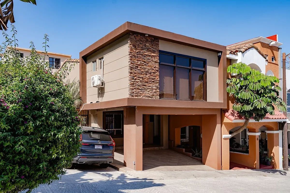 Casa para alugar ou vender em Colinas del Rey com três quartos, foto 1 de 18