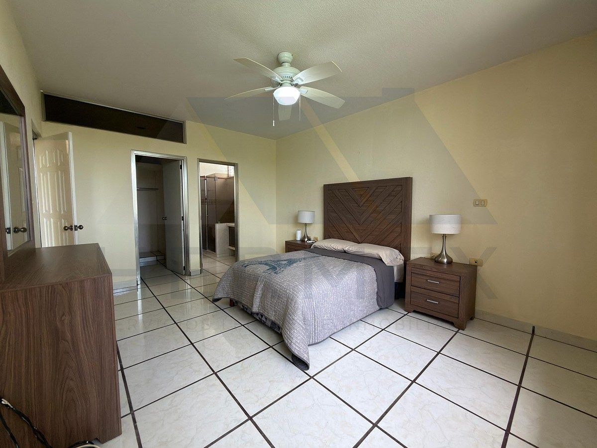 Apartment in El Recreo, Centro, photo 13 of 31
