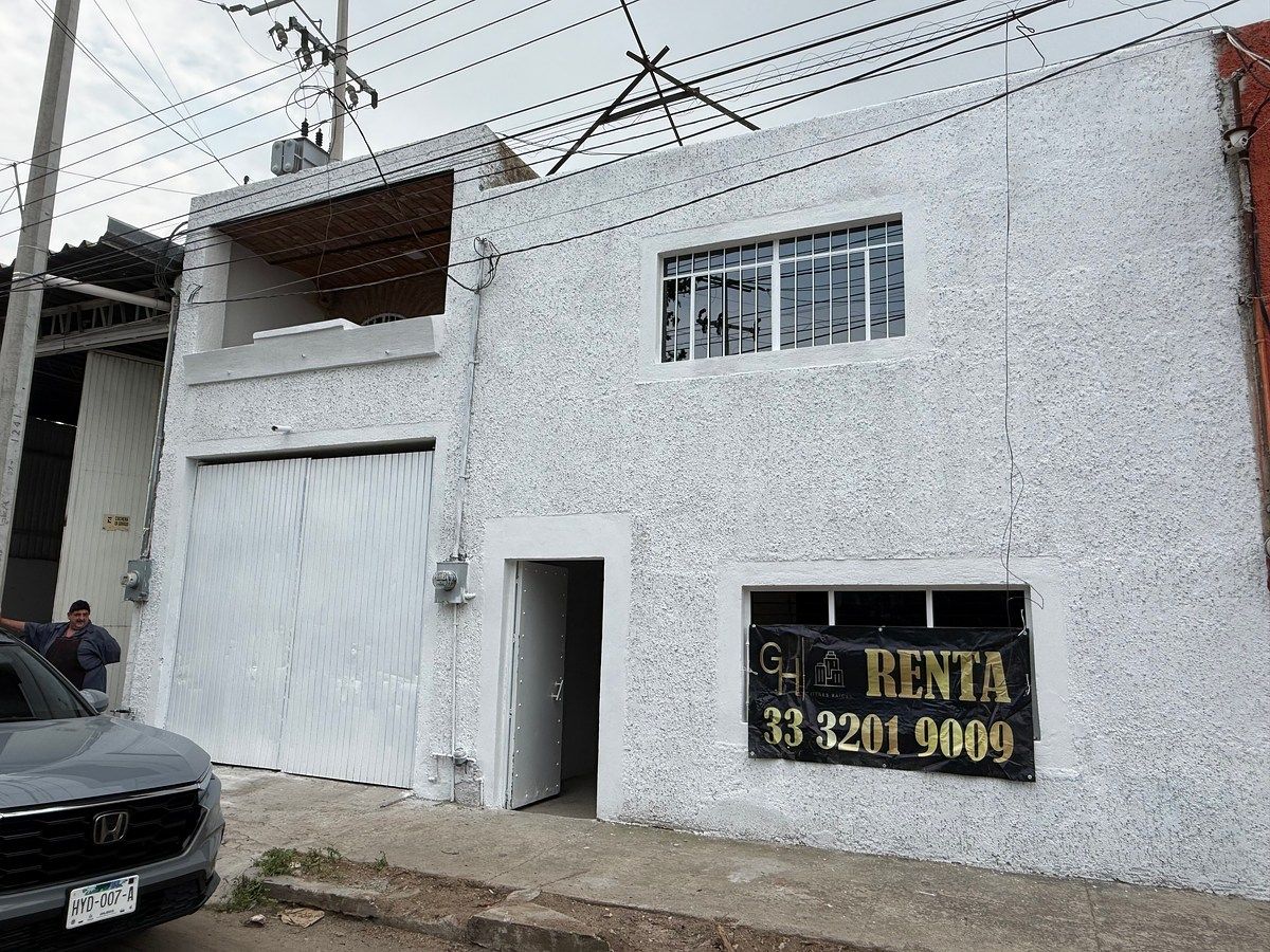 Bodega periférico y hojalateros, foto 1 de 23