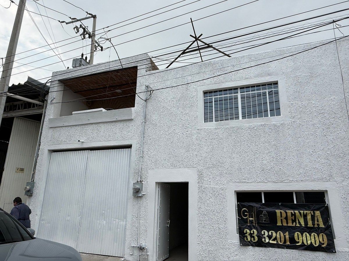 Bodega comercial en Artesanos, Tlaquepaque, foto 2 de 23
