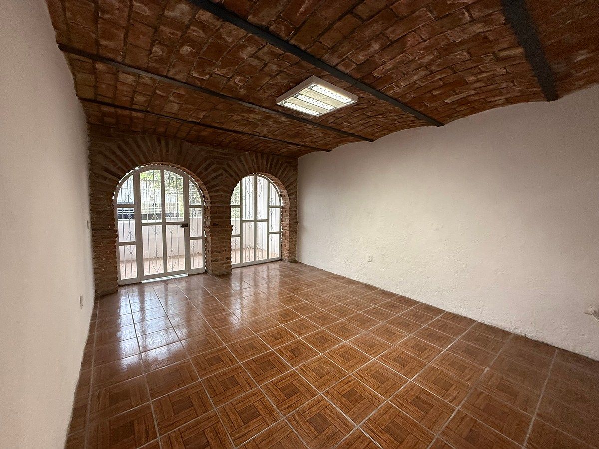 Bodega comercial en Artesanos, Tlaquepaque, foto 9 de 23