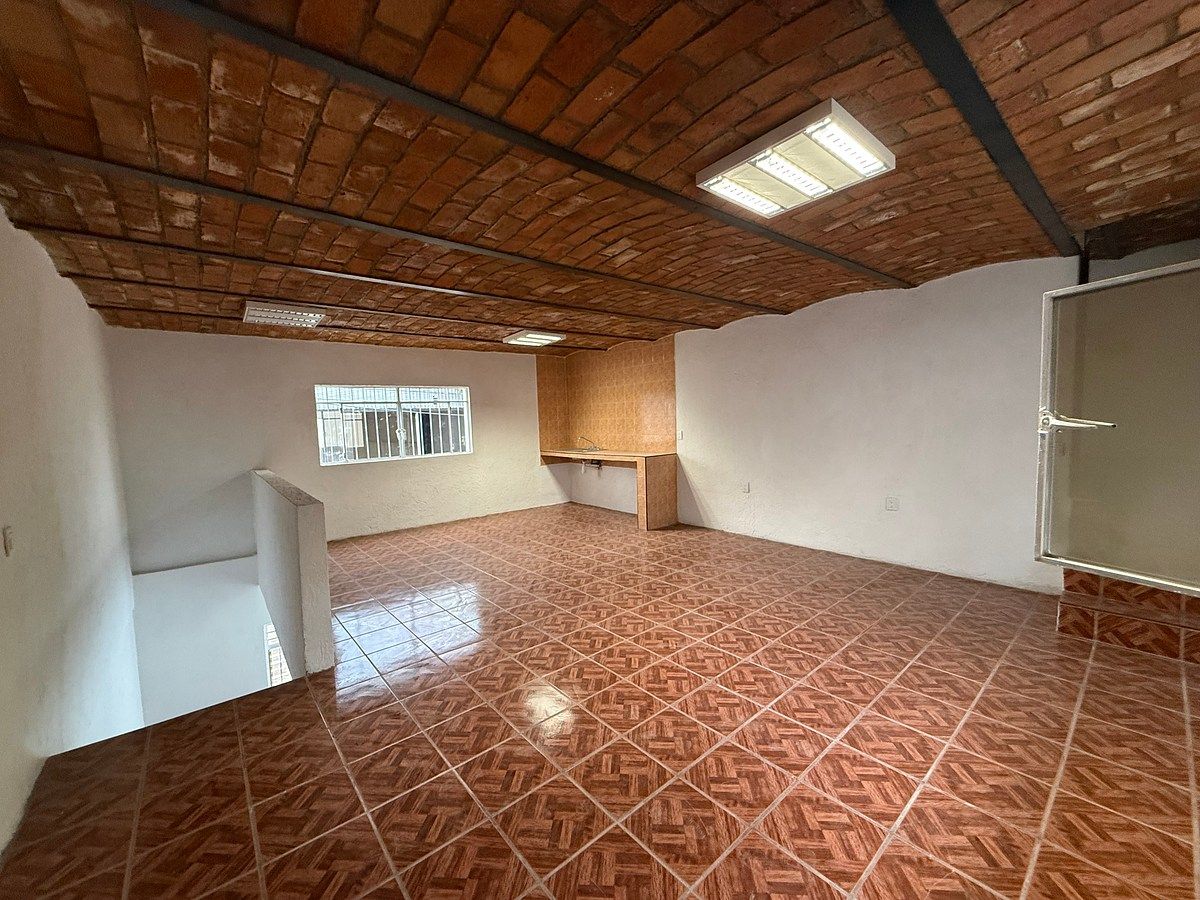 Bodega comercial en Artesanos, Tlaquepaque, foto 11 de 23