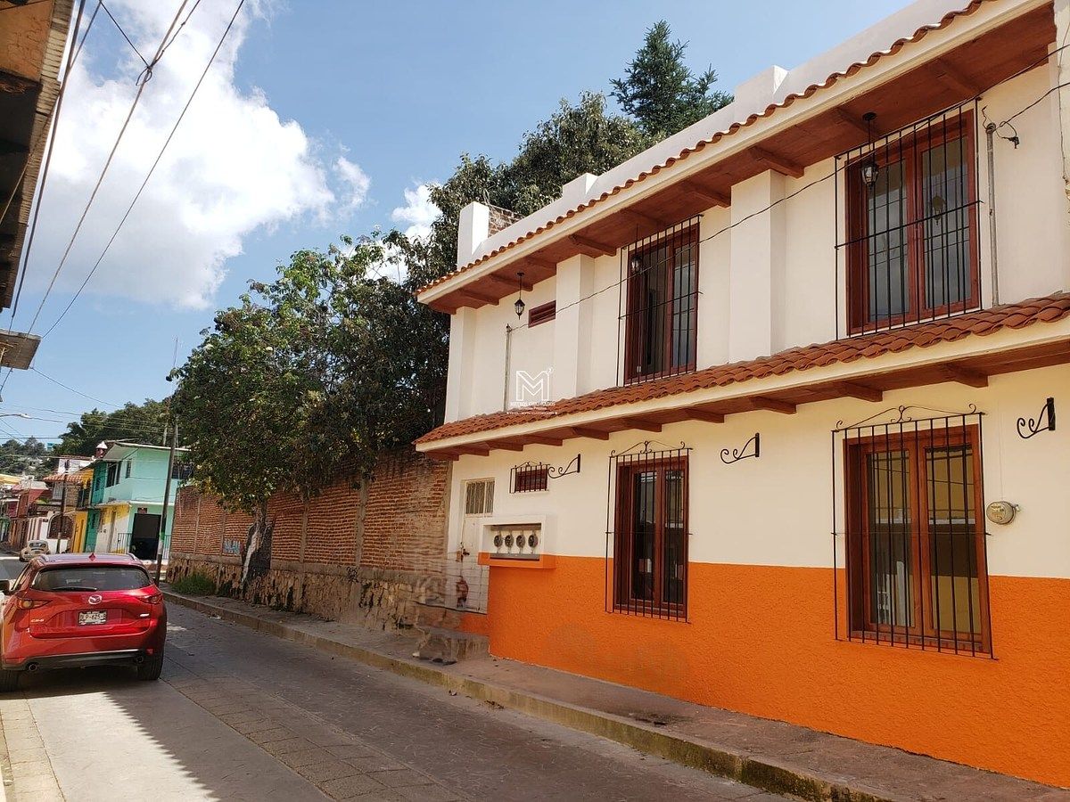 House in Cerro de San Cristóbal, San Cristóbal de Las Casas, photo 2 of 14