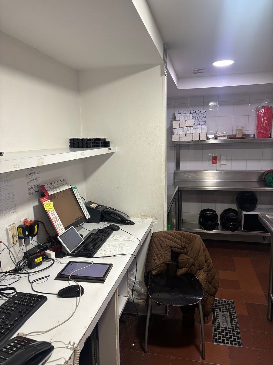 Retail Space in ZEDEC Santa Fe, Álvaro Obregón, photo 2 of 12