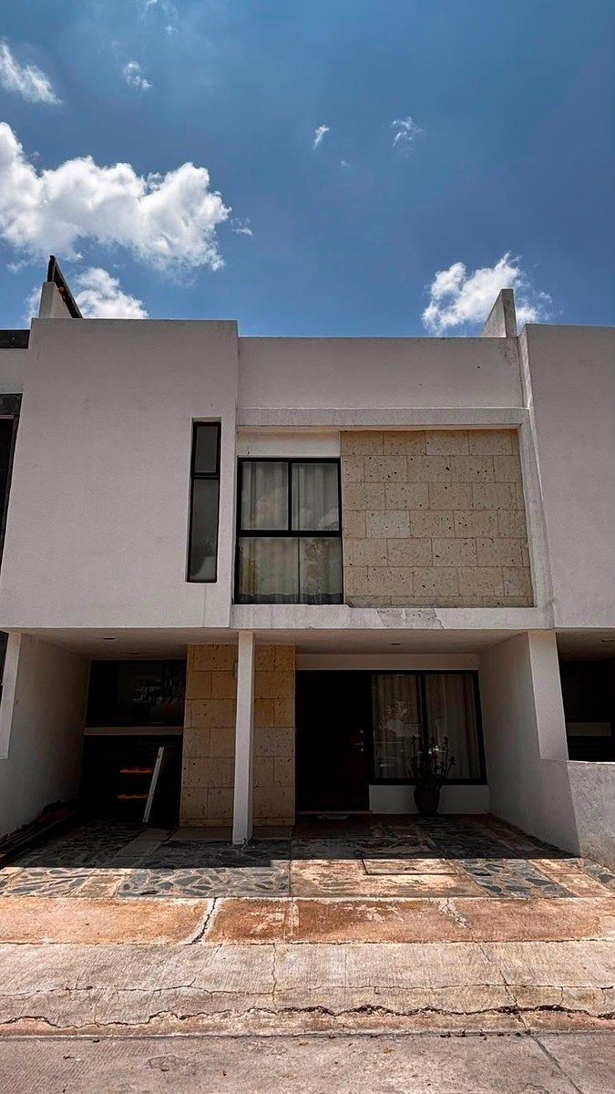 CASA À VENDA NO RESIDENCIAL LA CIMA, foto 1 de 8