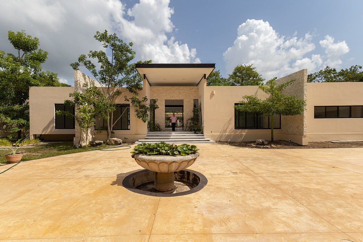 IMPRESSIVE BRAND NEW HOUSE WITH A 5000m2 PLOT, photo 1 of 35