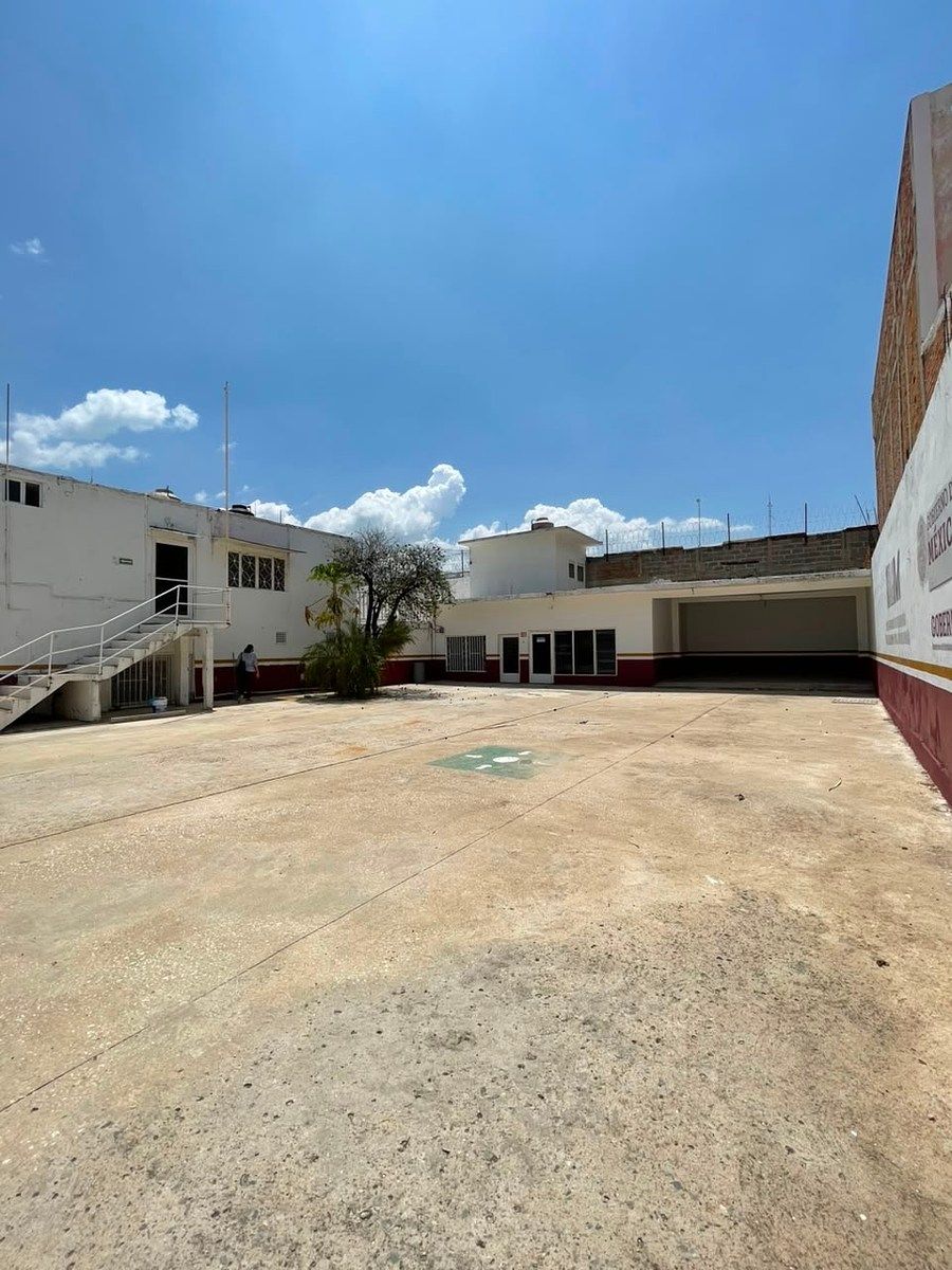 FOR RENT COMMERCIAL SPACE WITH LARGE LAND, DOWNTOWN AREA, photo 1 of 32