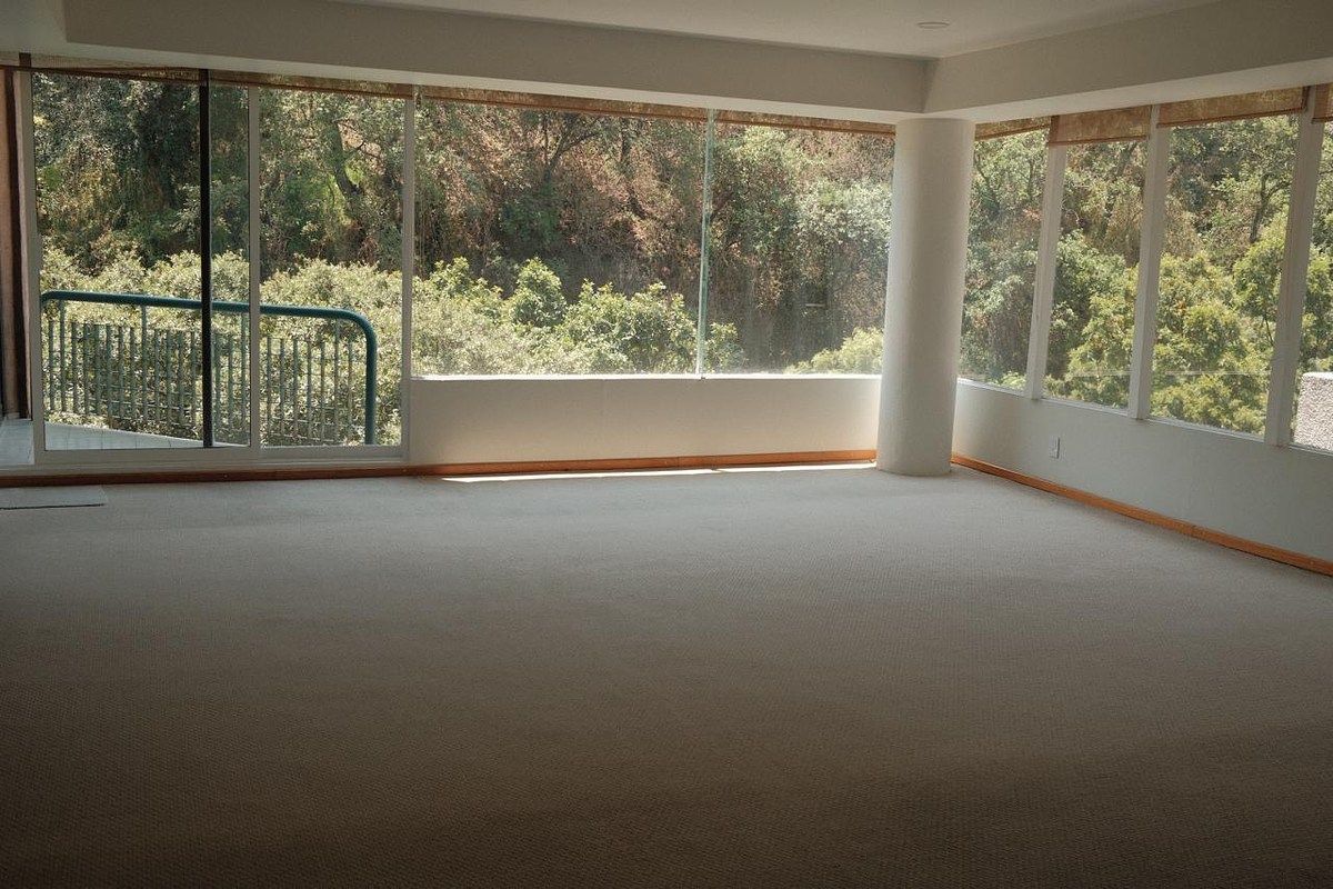 STUNNING SPACIOUS APARTMENT READY TO MOVE IN IN TABACHINES WOODS., photo 1 of 29