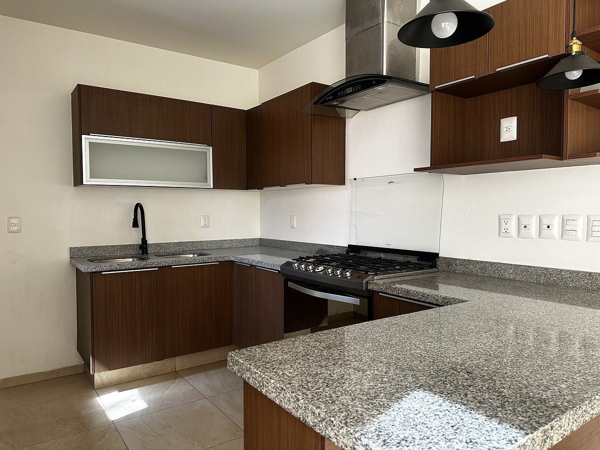 Casa en Venta Coto Santillana Solares, foto 1 de 18