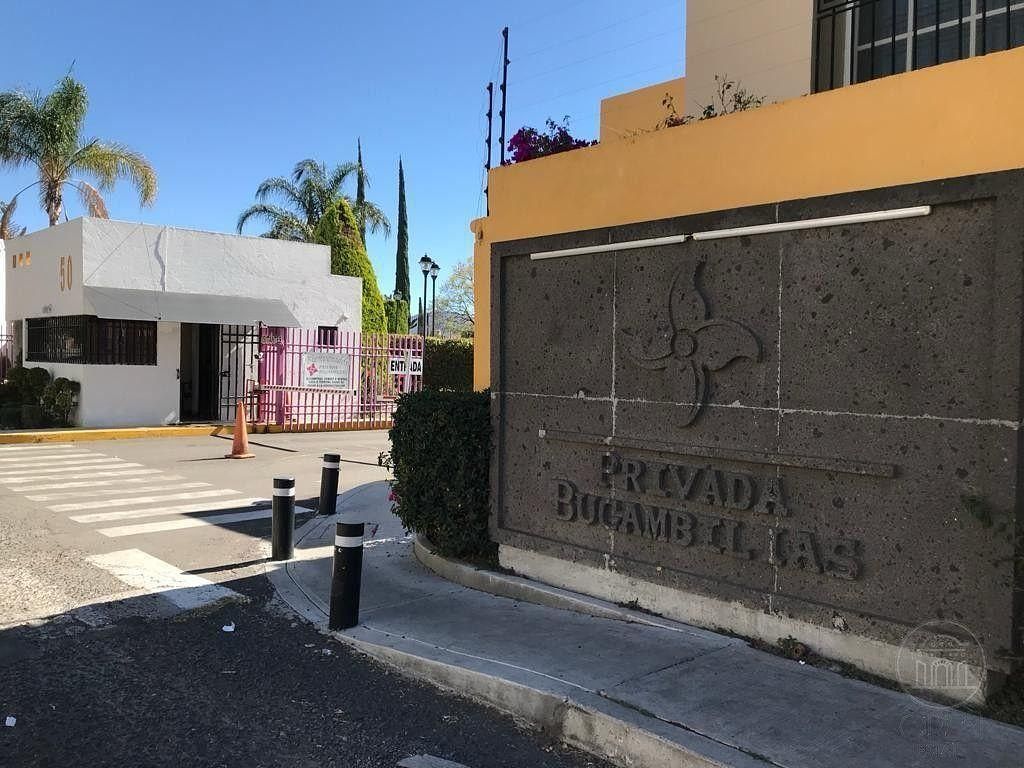 RENTAL OF HOUSE IN BUGAMBILIAS PRIVATE - LAS HADAS COLONY, QUERÉTARO, photo 1 of 27