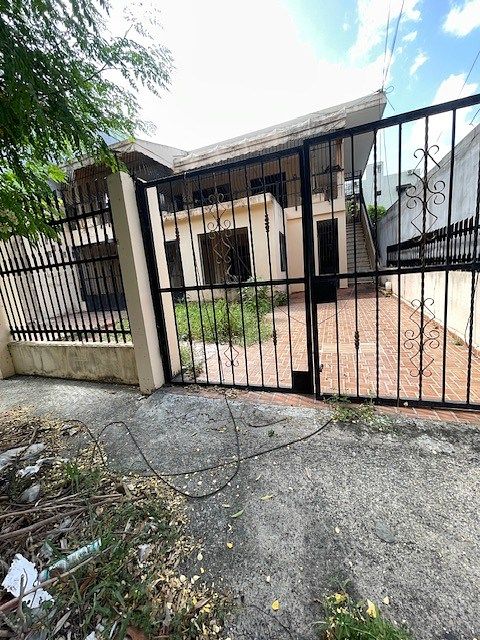 Venta casa-solar en Alma Rosa I. AU, foto 1 de 7