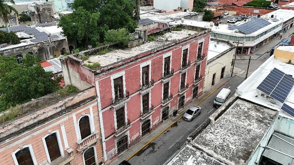 MANSÃO HISTÓRICA NO CENTRO DE MÉRIDA A TRÊS QUADRAS DA PRAÇA GRANDE, foto 1 de 21