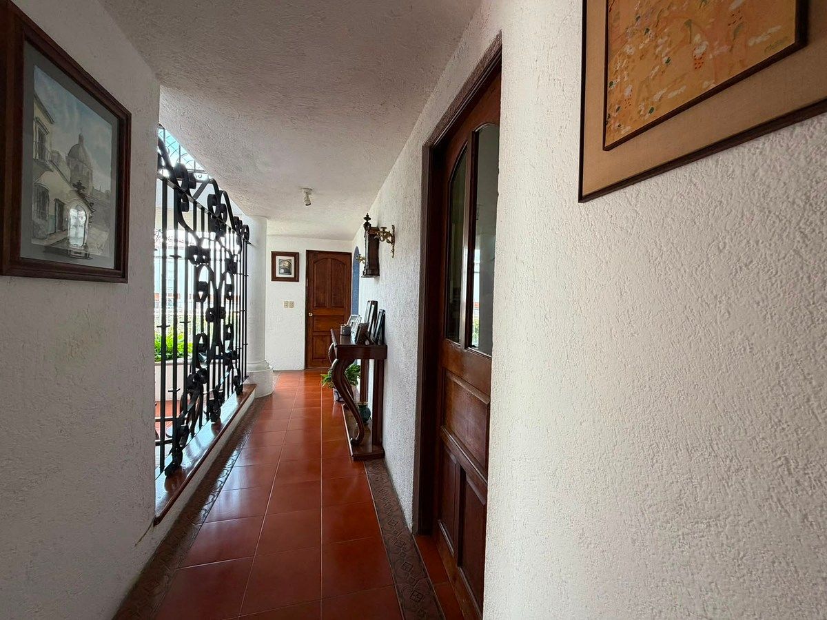 House in Fraccionamiento Villas del Mesón, Querétaro, photo 10 of 44