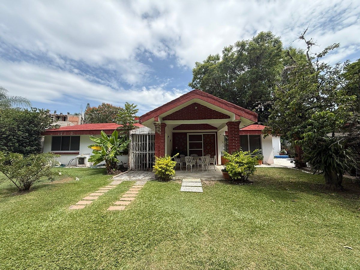 Venda de casa no campo de golfe em Lomas de Cocoyoc, foto 1 de 41