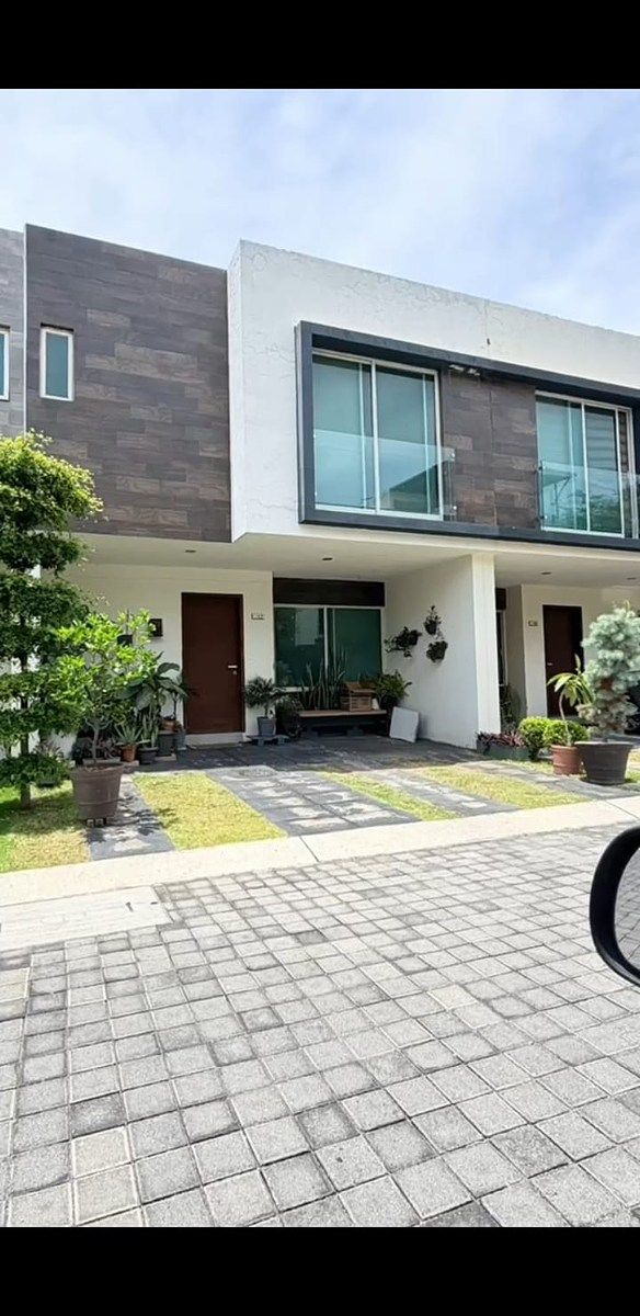 CASA EN VENTA EN LAGOS DEL COUNTRY, foto 1 de 13