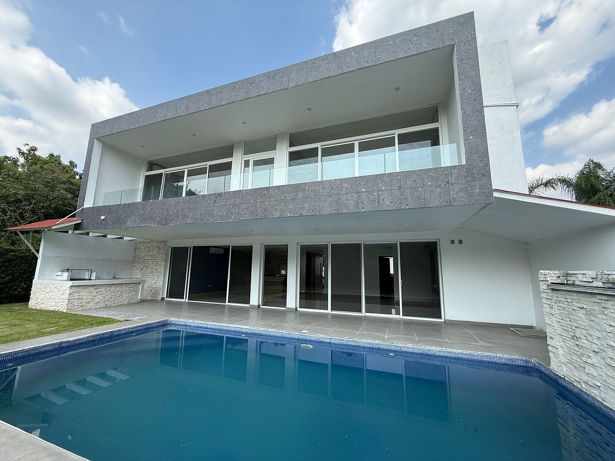 Venta de casa en lomas de Cocoyoc, foto 1 de 50