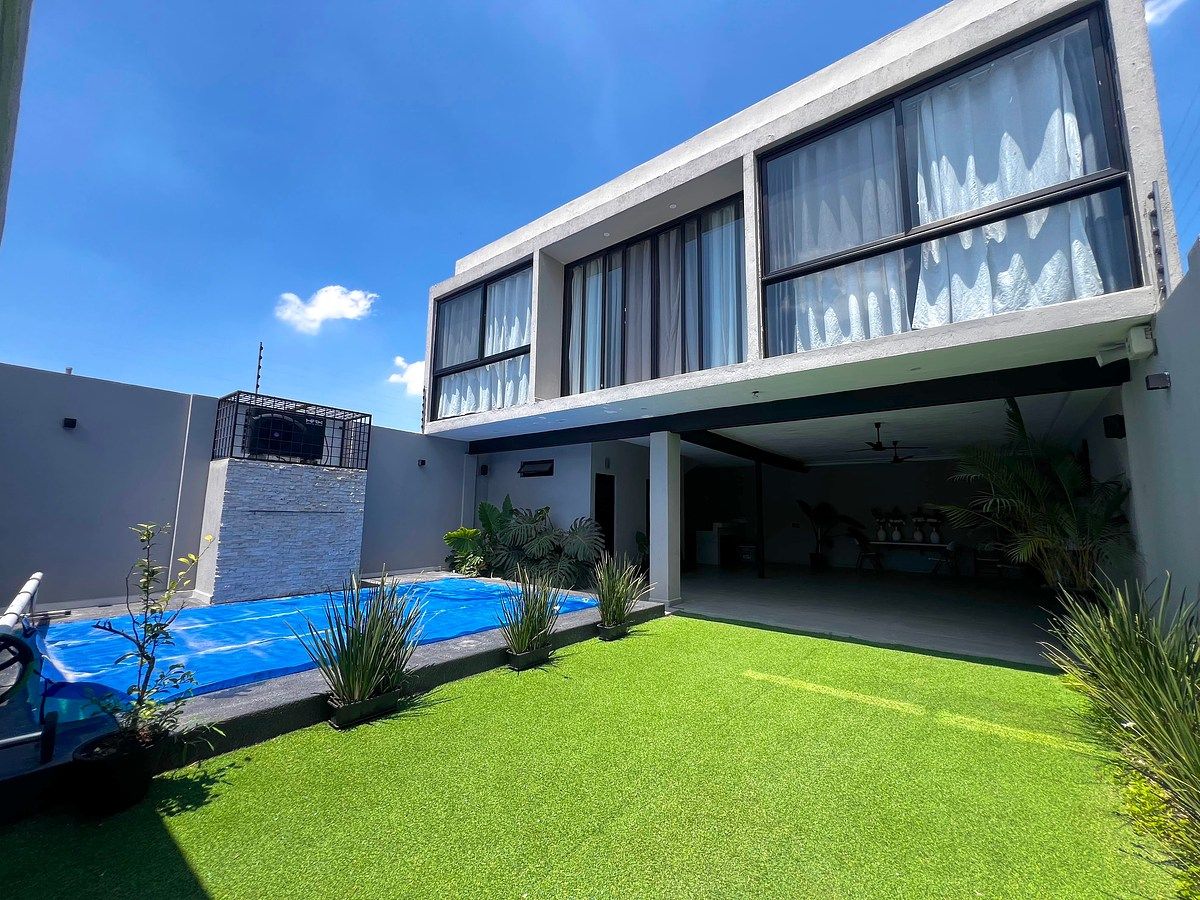 House for Sale in Tonalá (Coyula) with Event Terrace, photo 1 of 26