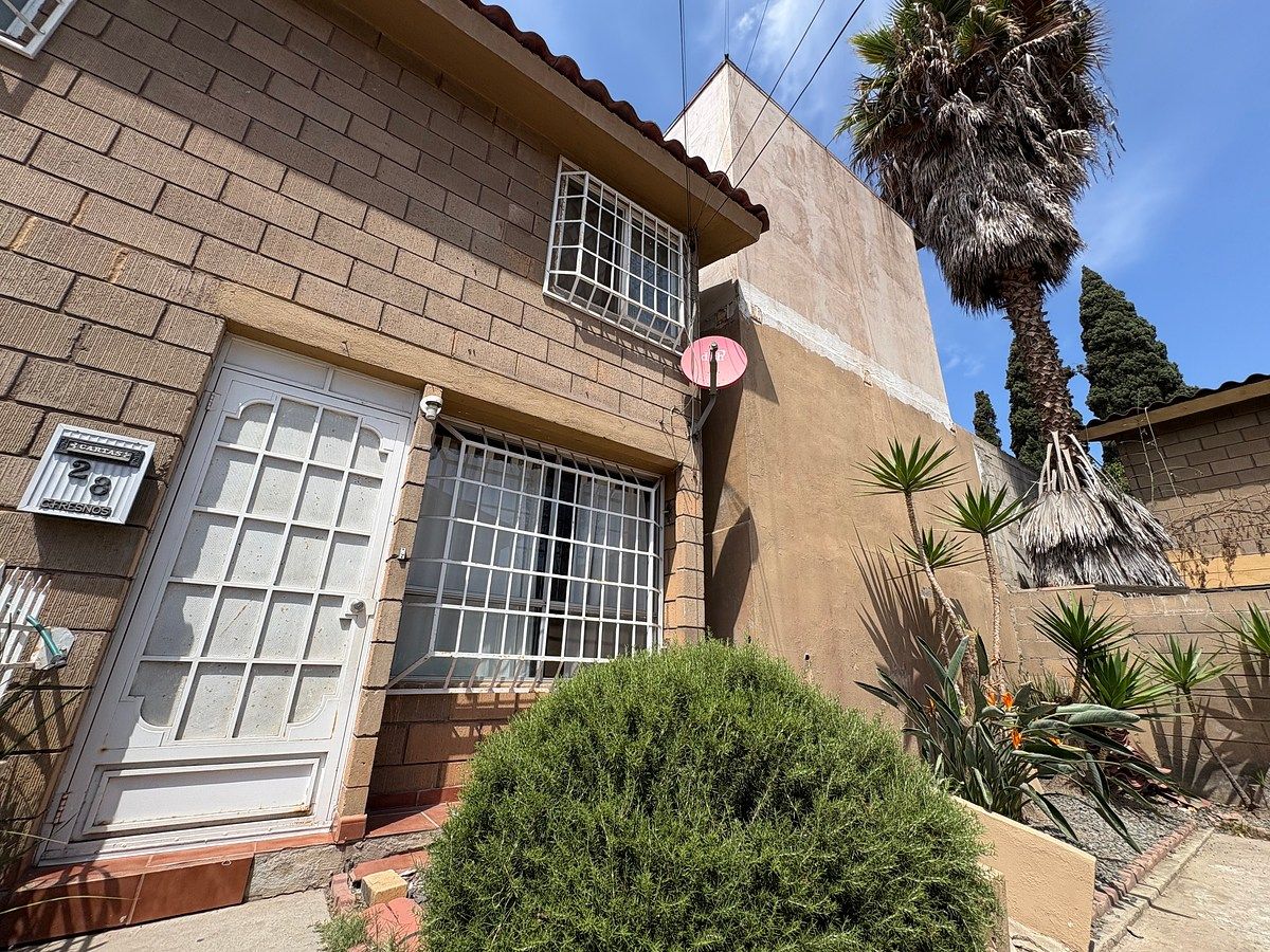 HOUSE FOR RENT IN COL. EMPLEADOS, ENSENADA, B.C., photo 1 of 31