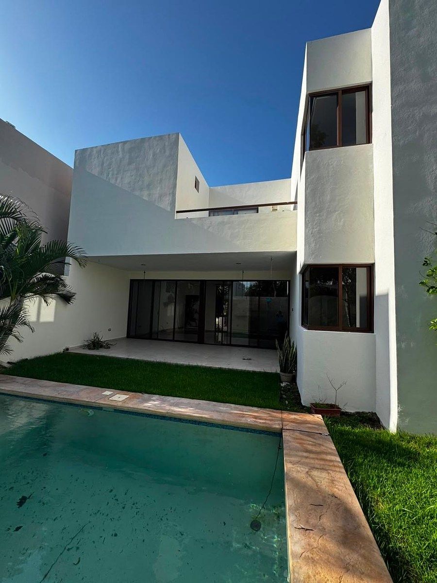 House in Gated Community in Parque Natura, Mérida, photo 2 of 17