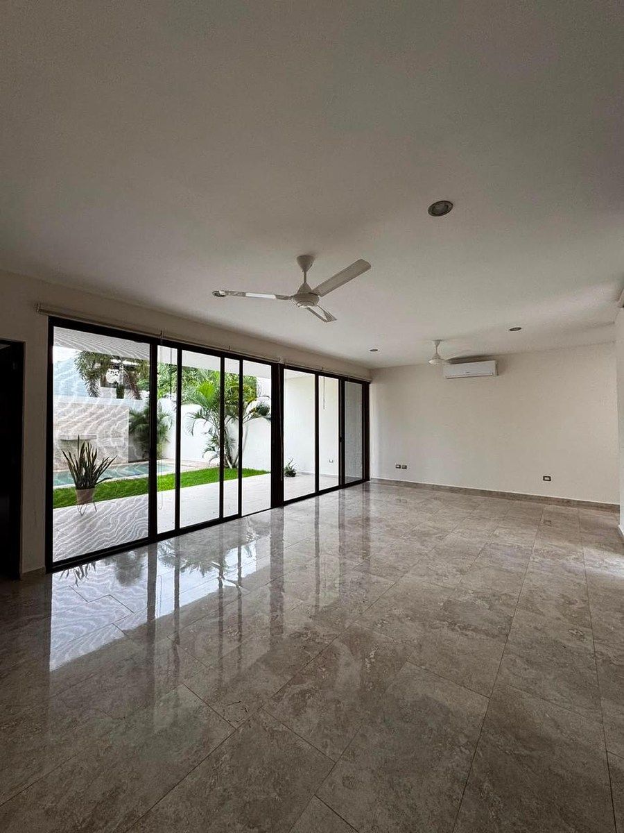 House in Gated Community in Parque Natura, Mérida, photo 4 of 17