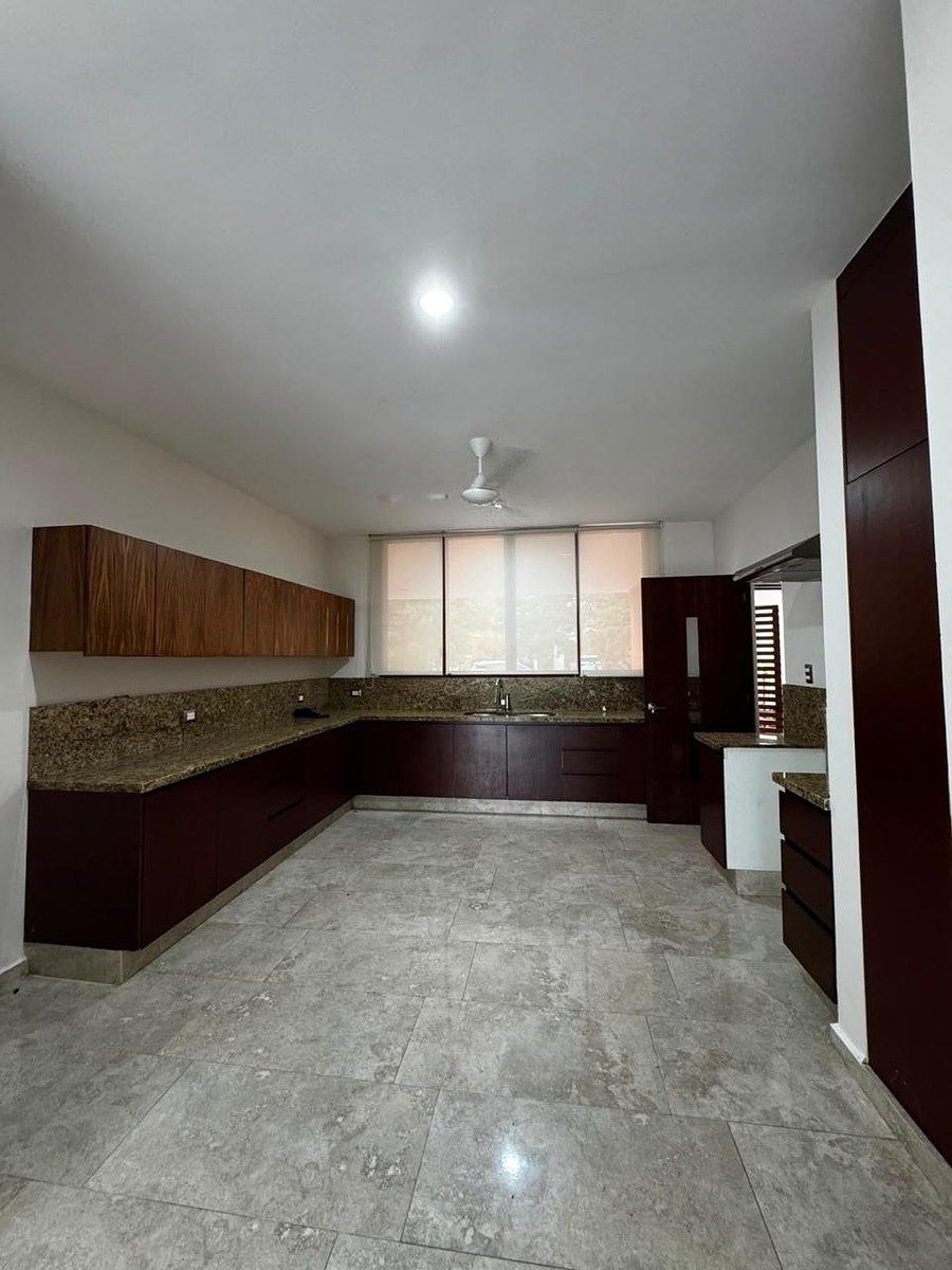 House in Gated Community in Parque Natura, Mérida, photo 5 of 17