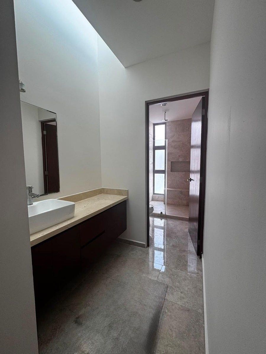 House in Gated Community in Parque Natura, Mérida, photo 11 of 17