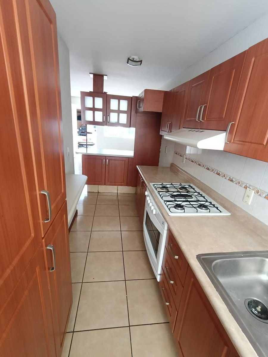 Casa em Real Del Bosque, Zapopan, foto 3 de 21