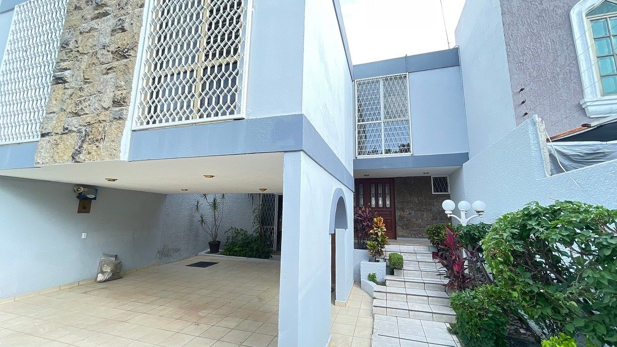Casa em Lomas de Guevara, Guadalajara, foto 2 de 34