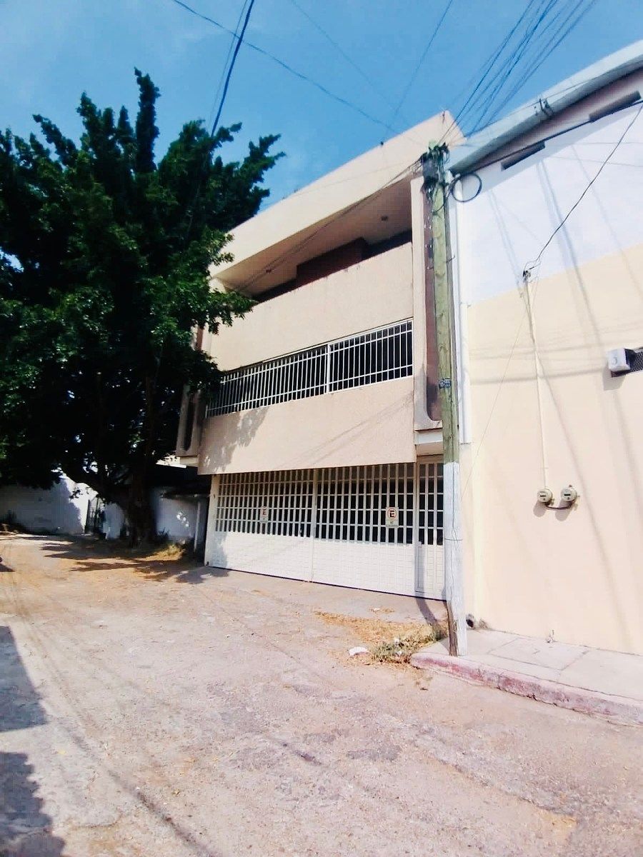 SE VENDE EDIFICIOS DE TRES NIVELES CON DOS DEPTOS ZONA CENTRO TUXTLA 2,000,000, foto 1 de 2
