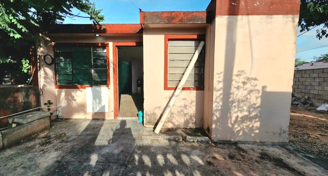 CASA PARA REMODELAR EN ESQUINA CON PRECIO DE OPORTUNIDAD, foto 1 de 12