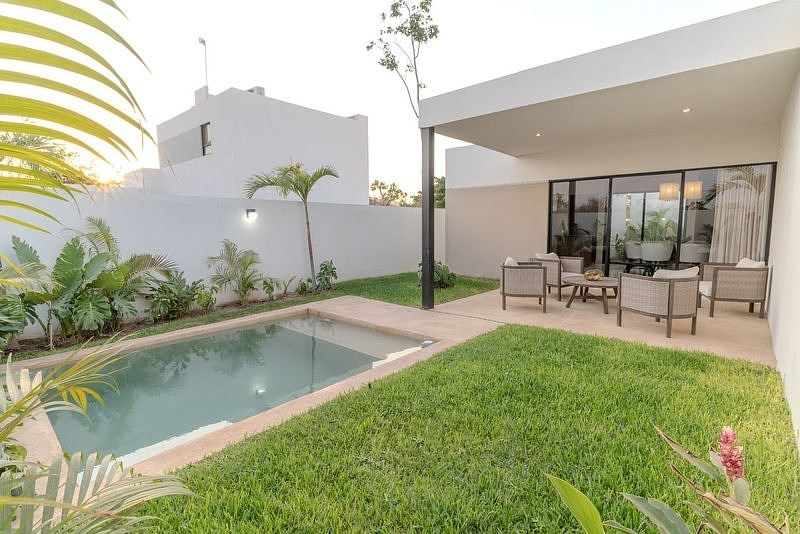 CASA DE UM ANDAR EM CONDOMÍNIO COM AMENIDADES LOCALIZADA NO NORTE DE MÉRIDA, foto 1 de 18