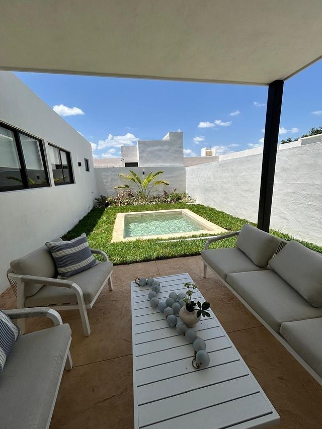 CASA DE UM ANDAR EM CONDOMÍNIO COM AMENIDADES LOCALIZADA NO NORTE DE MÉRIDA, foto 1 de 15