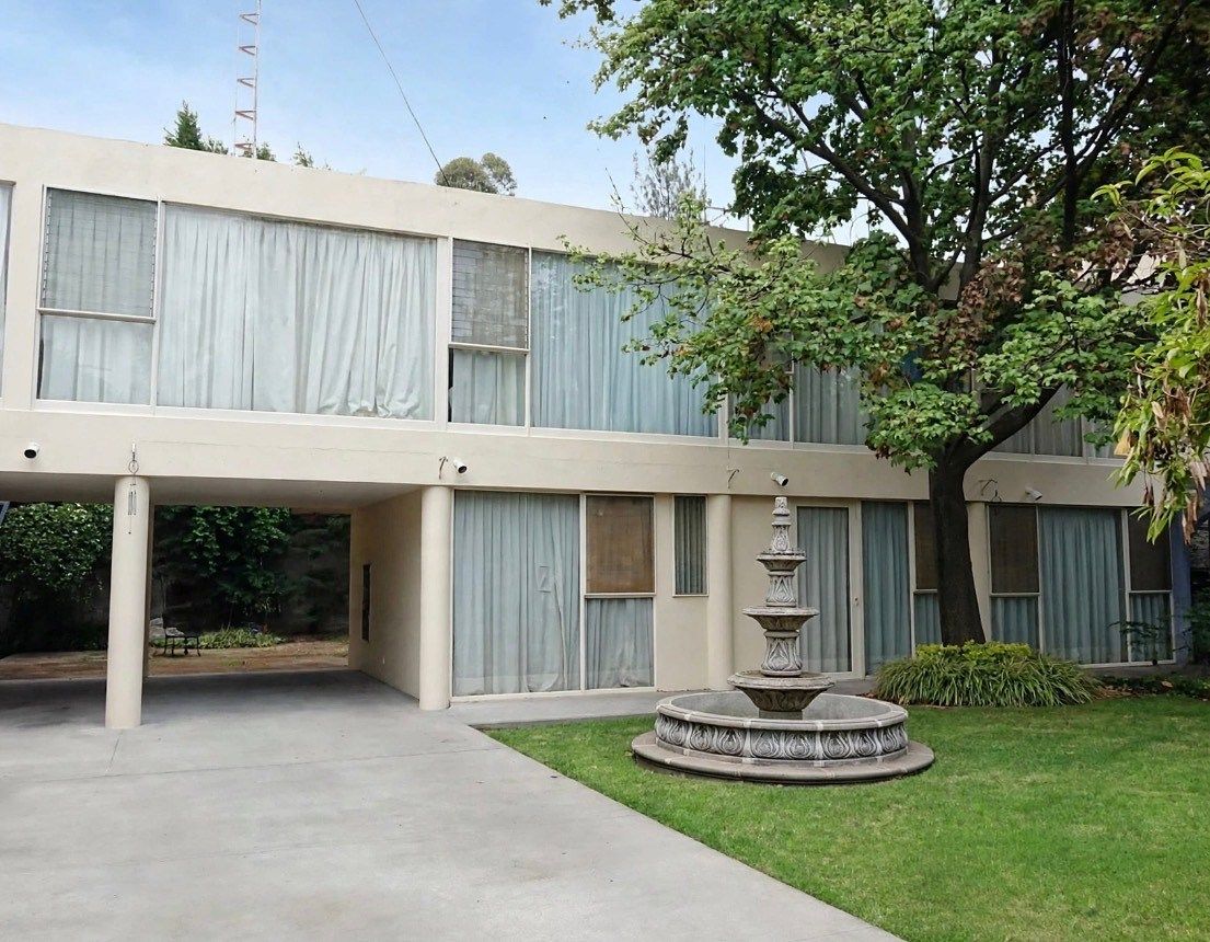 Casa para remodelar en calle con vigilancia, foto 1 de 10