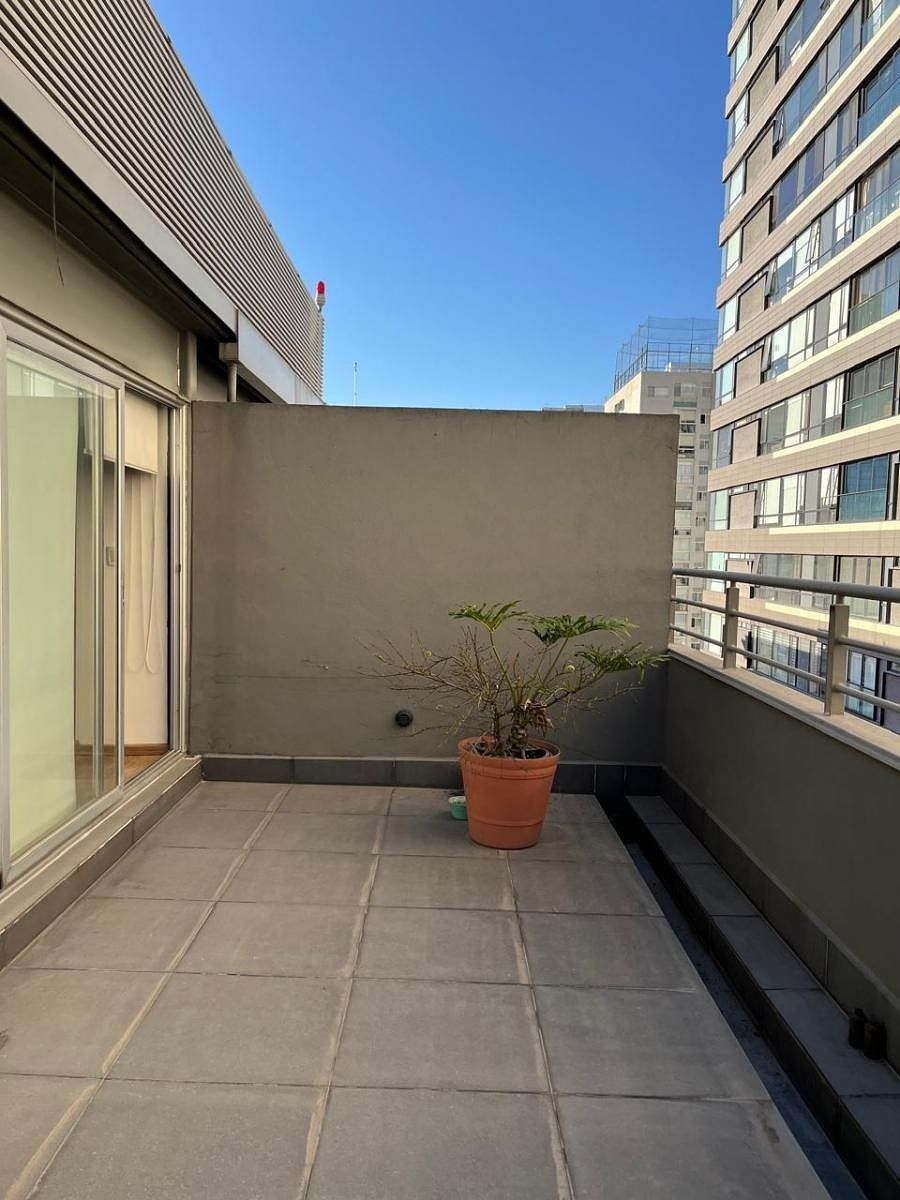 Aluguel de cobertura mobiliada com terraço privado em AD61, foto 1 de 16
