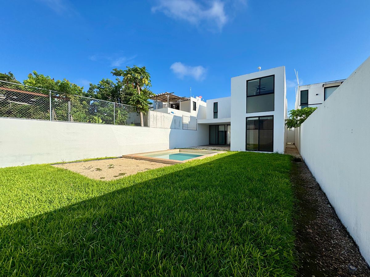 Residencia en venta de 4 recámaras en privada Amanthea., foto 1 de 48