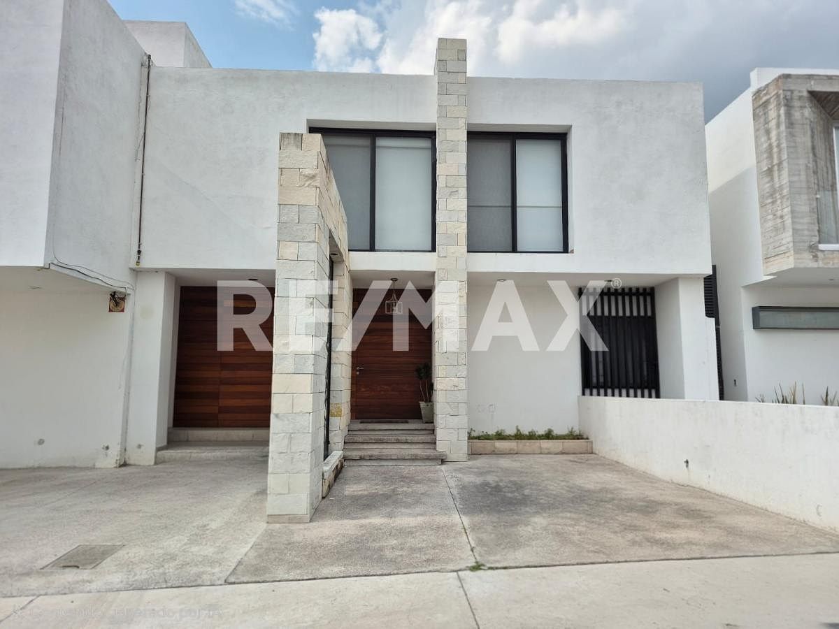 CASA EN VENTA LOMAS DE JURIQUILLA QUERETARO ROX682909, foto 1 de 31