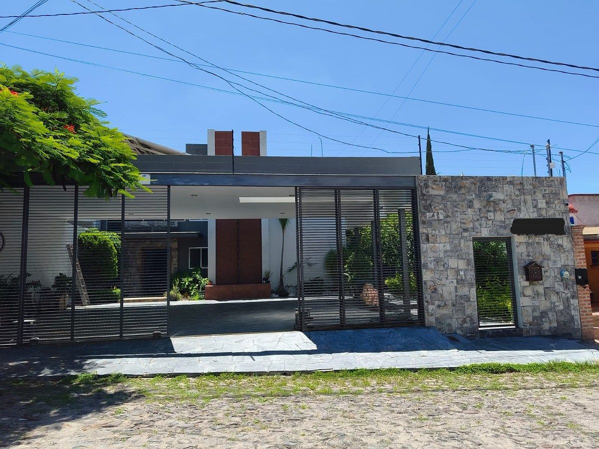 Residencia de 600 m² en Huertas La Joya | Sótano Multifuncional, Jardín y Sauna, foto 1 de 26
