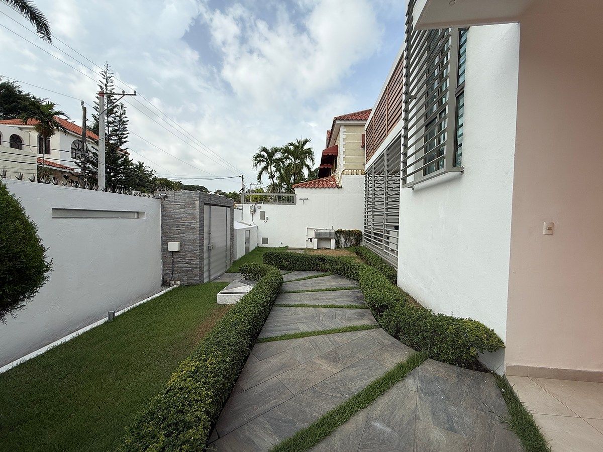 Casa en Altos de Arroyo Hondo III, Santo Domingo Centro (Distrito Nacional), foto 7 de 17