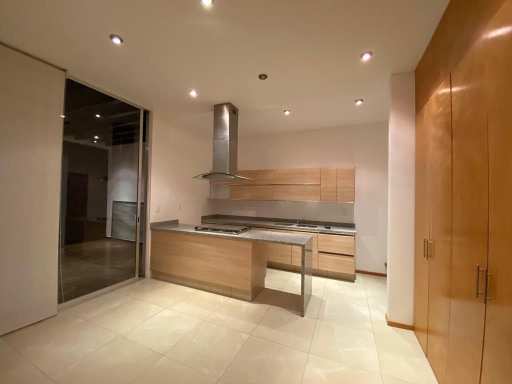 HOUSE FOR SALE PRIVATE LAGOS DE JURIQUILLA, photo 1 of 31