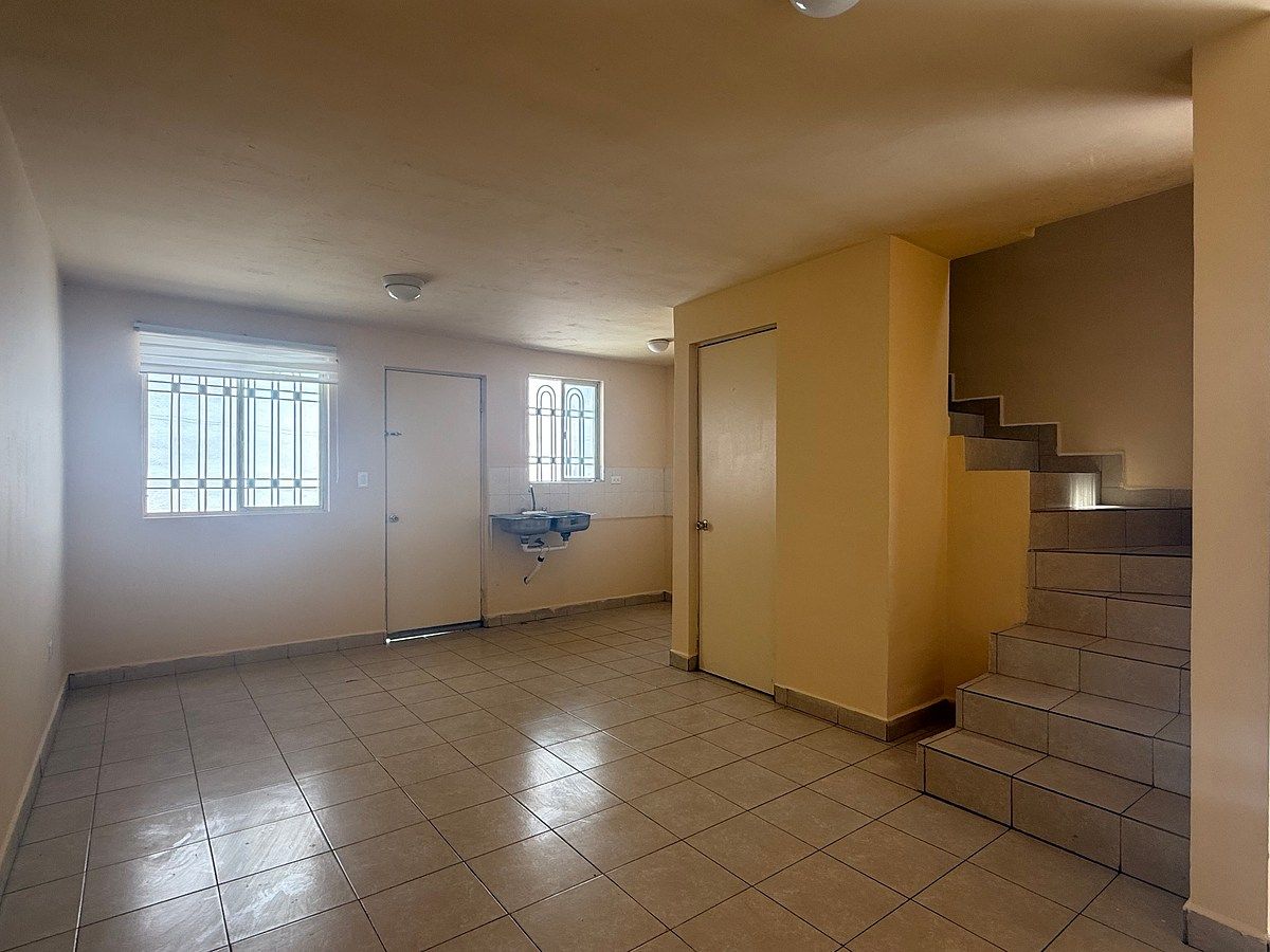 House in Prados Del Rey, Santa Catarina, photo 2 of 9