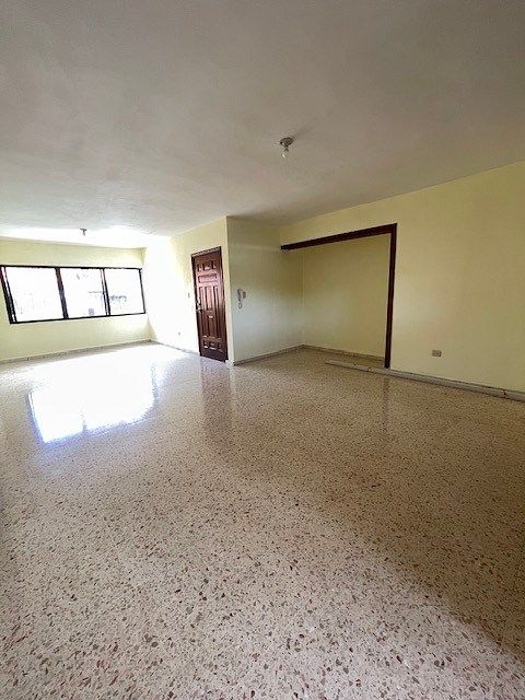 Alquiler apartamento clásico en Los Restauradores. AU, foto 1 de 11